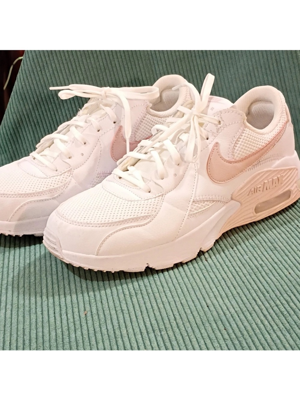 Nike Air Max Excee Women’s Low-Top Lace-Up Sneakers White/Pink size 11